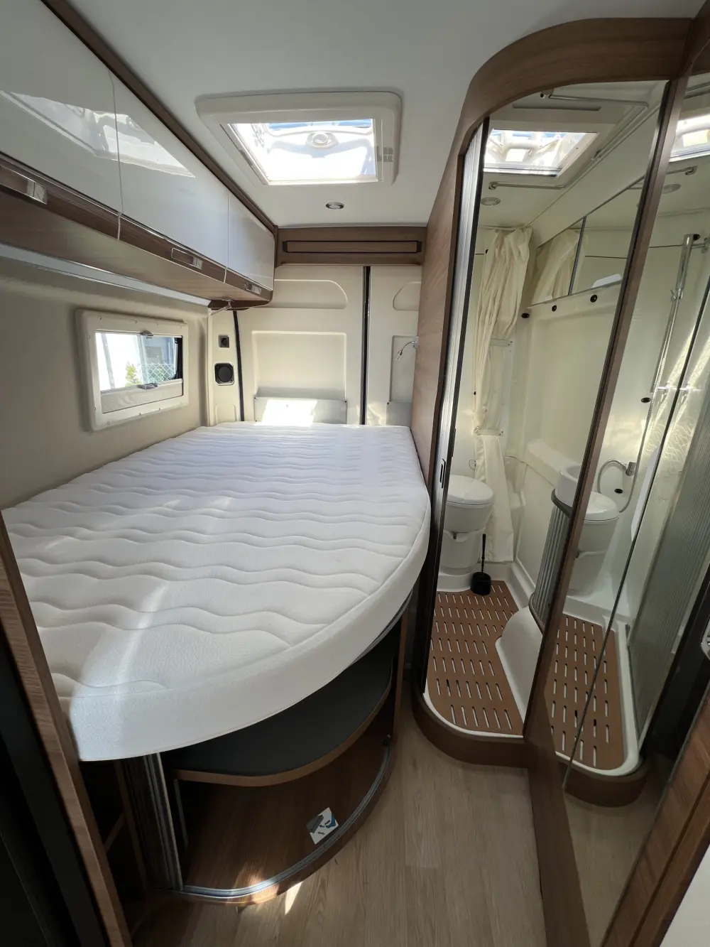 Rapido V63 Select