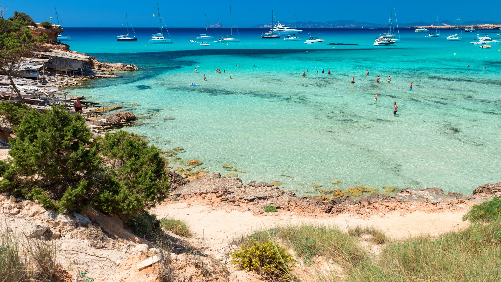 KATAMARANEM MIĘDZY BŁĘKITEM A NOCĄ PO BALEARACH — zdjęcie 4
