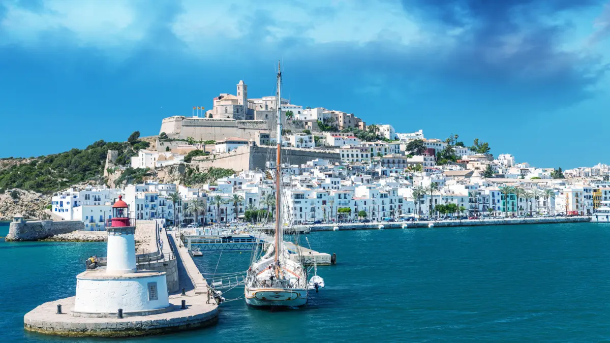 POWRÓT DO MIASTA IBIZA
